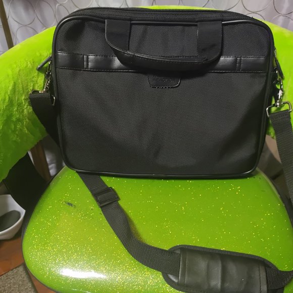 Kenneth Cole Briefcase - Picture 6 of 6